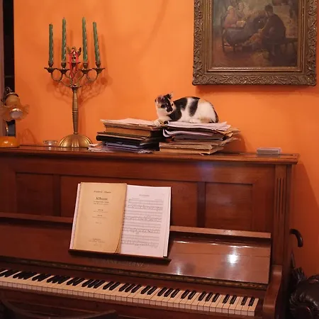 Apartment Piano *