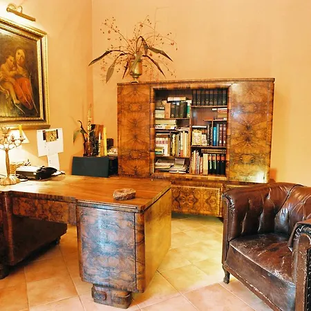 Apartment Piano *